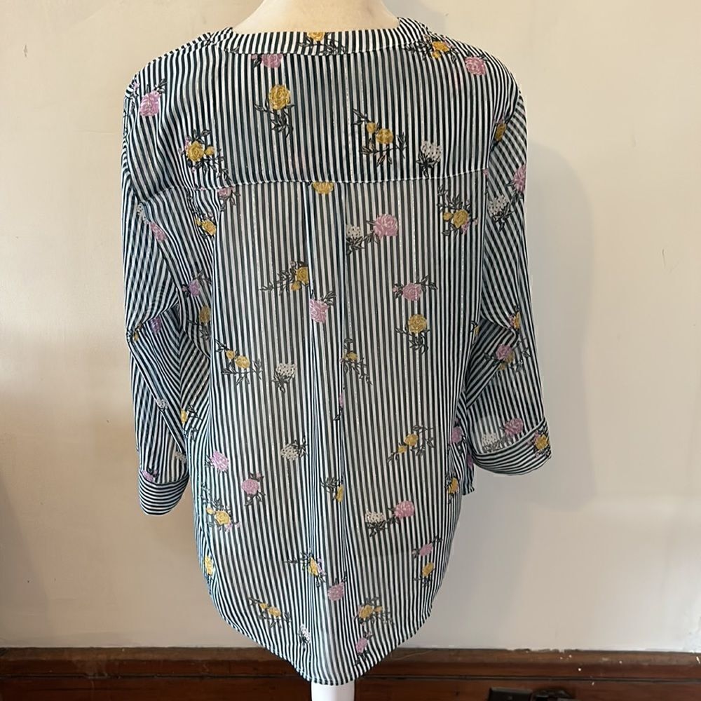 Torrid green white striped floral long sleeve sheer blouse Size 00 - Picture 7 of 10